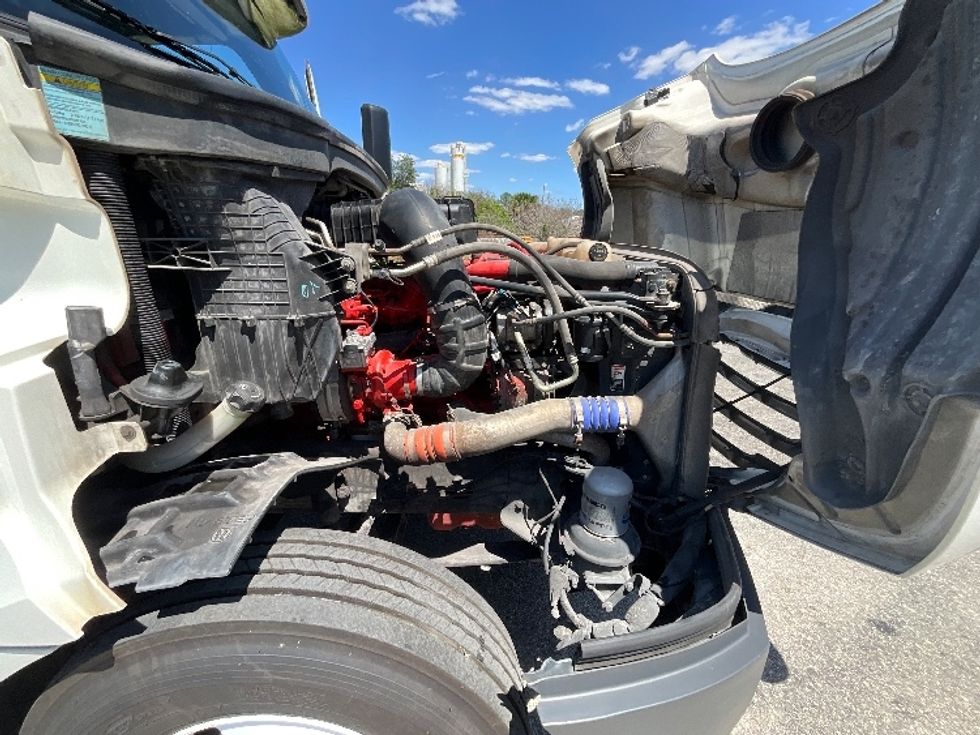 Day Cab Tractor-Heavy Duty Tractors-Freightliner-2020-T12664ST-Tampa-FL-415,397\n\t\tmiles-$ 49,750 - Image 15