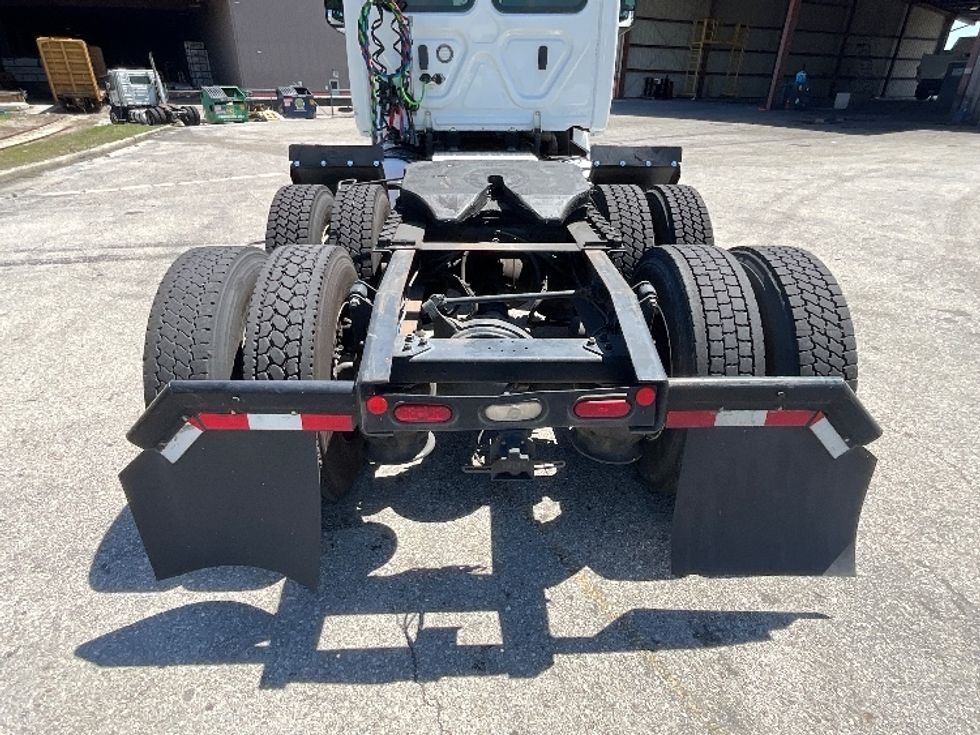 Day Cab Tractor-Heavy Duty Tractors-Freightliner-2020-T12664ST-Tampa-FL-415,397\n\t\tmiles-$ 49,750 - Image 6