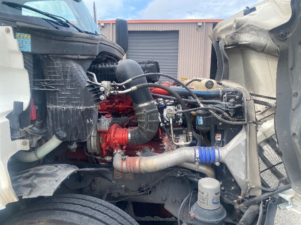 Day Cab Tractor-Heavy Duty Tractors-Freightliner-2020-T12664ST-Tampa-FL-425,431\n\t\tmiles-$ 51,000 - Image 15