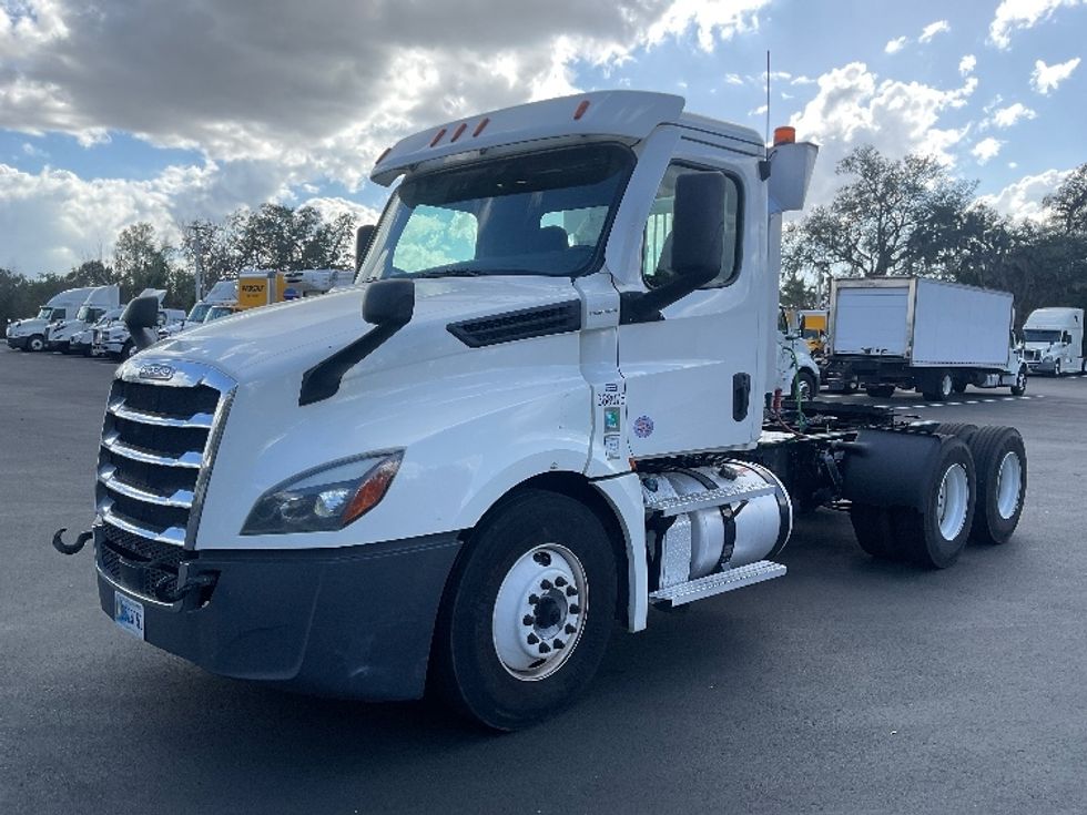 Day Cab Tractor-Heavy Duty Tractors-Freightliner-2020-T12664ST-Tampa-FL-438,826\n\t\tmiles-$ 43,750 - Image 3