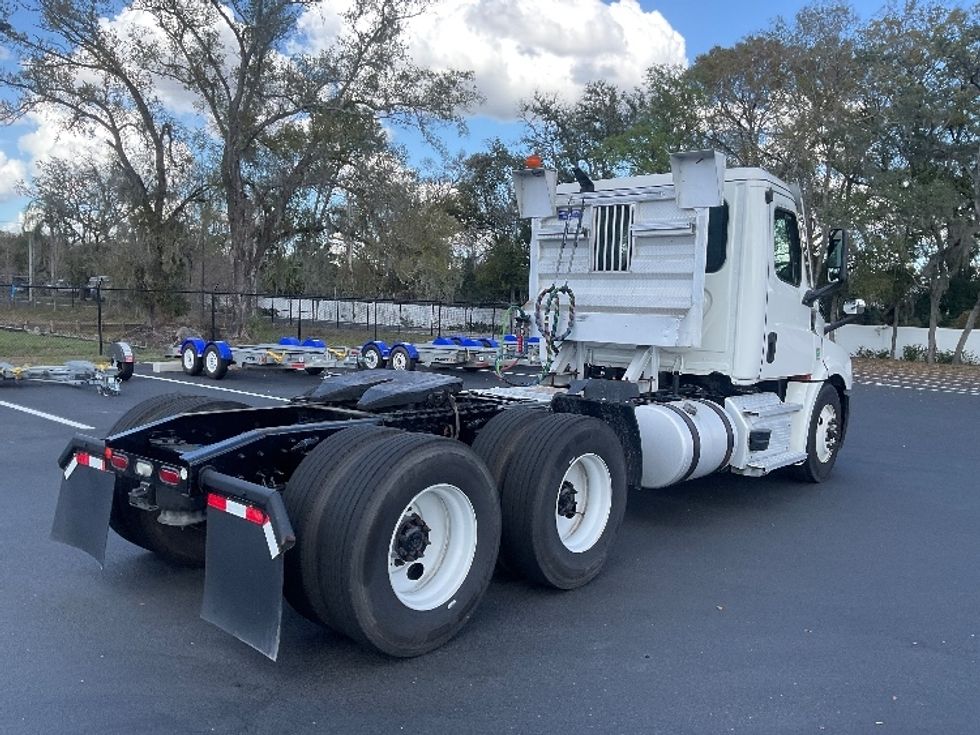 Day Cab Tractor-Heavy Duty Tractors-Freightliner-2020-T12664ST-Tampa-FL-438,826\n\t\tmiles-$ 43,750 - Image 7