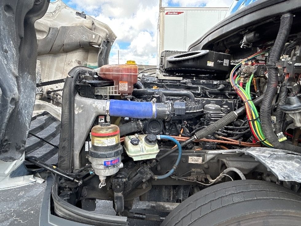 Day Cab Tractor-Heavy Duty Tractors-Freightliner-2020-T12664ST-Tampa-FL-456,671\n\t\tmiles-$ 41,750 - Image 15
