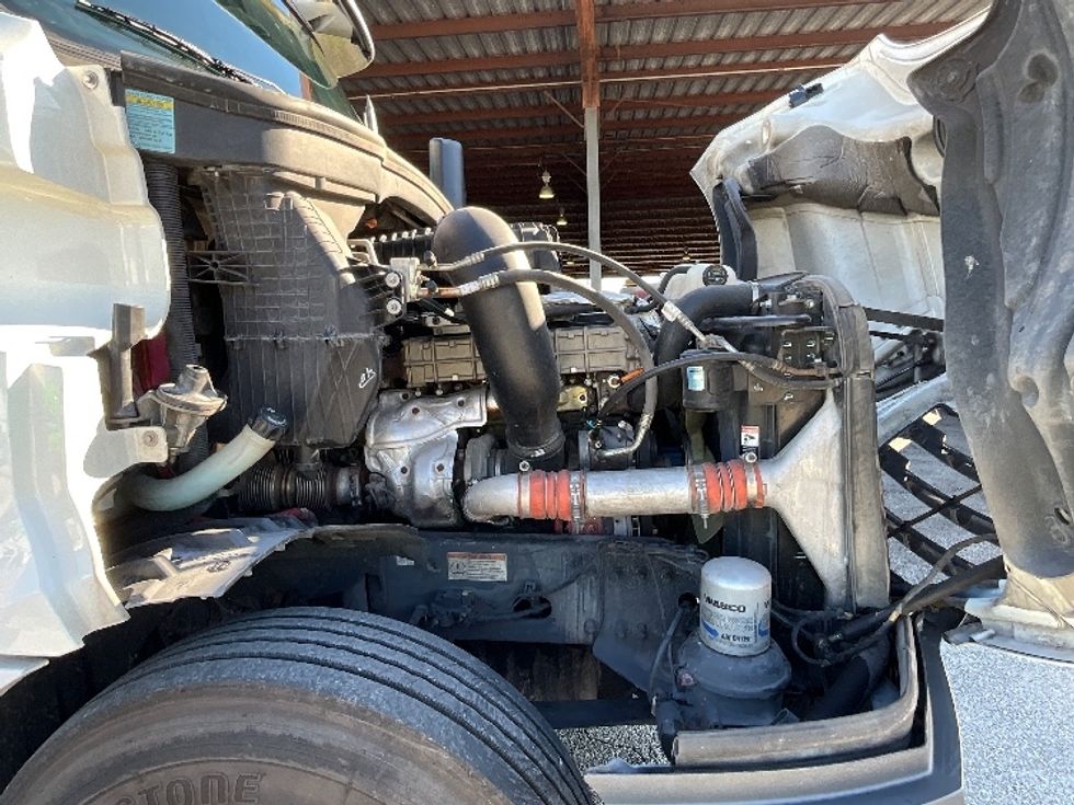 Day Cab Tractor-Heavy Duty Tractors-Freightliner-2020-T12664ST-Tampa-FL-558,821\n\t\tmiles-$ 38,750 - Image 15