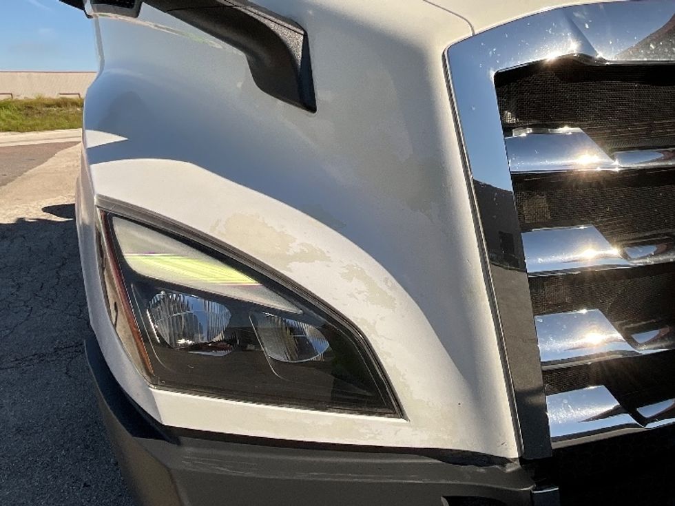 Day Cab Tractor-Heavy Duty Tractors-Freightliner-2020-T12664ST-Tampa-FL-558,821\n\t\tmiles-$ 38,750 - Image 19