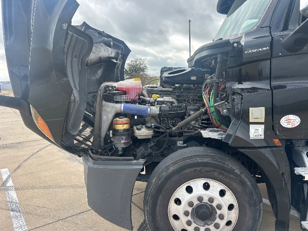 Day Cab Tractor-Heavy Duty Tractors-Freightliner-2020-T12664ST-Terrell-TX-285,217\n\t\tmiles-$ 54,750 - Image 16