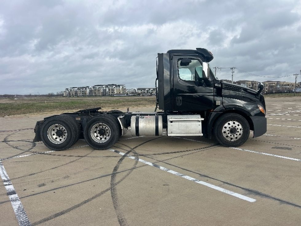 Day Cab Tractor-Heavy Duty Tractors-Freightliner-2020-T12664ST-Terrell-TX-285,217\n\t\tmiles-$ 54,750 - Image 8
