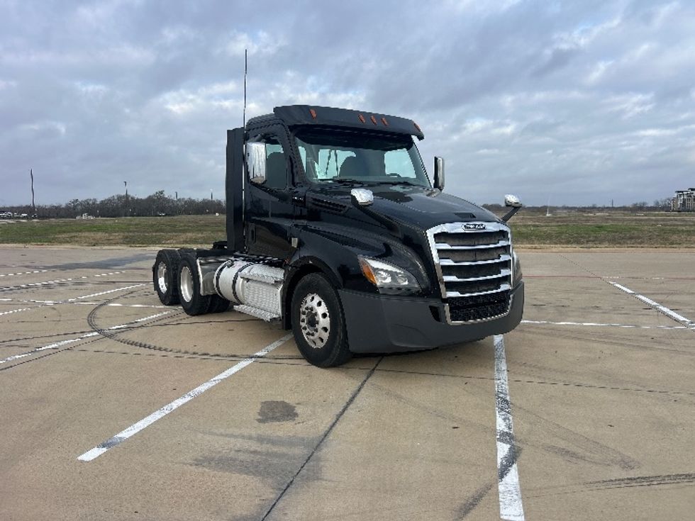 Day Cab Tractor-Heavy Duty Tractors-Freightliner-2020-T12664ST-Terrell-TX-325,756\n\t\tmiles-$ 52,500 - Image 1