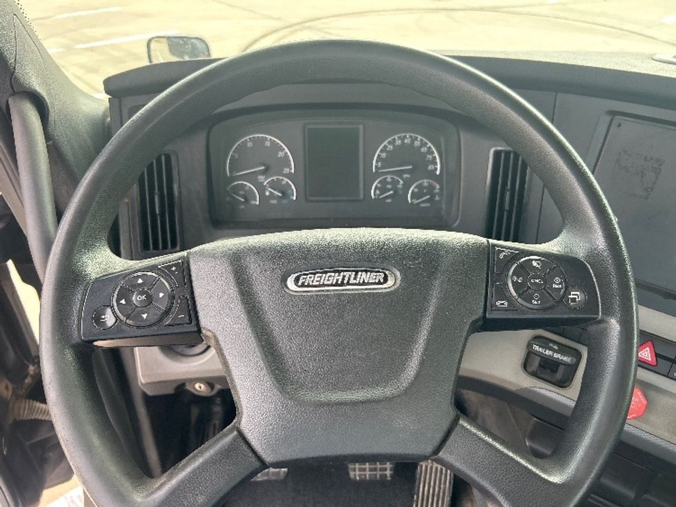 Day Cab Tractor-Heavy Duty Tractors-Freightliner-2020-T12664ST-Terrell-TX-325,756\n\t\tmiles-$ 52,500 - Image 11