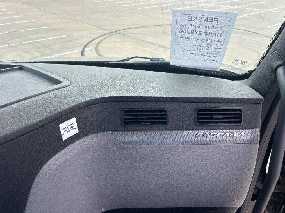 Day Cab Tractor-Heavy Duty Tractors-Freightliner-2020-T12664ST-Terrell-TX-325,756\n\t\tmiles-$ 52,500 - Image 13