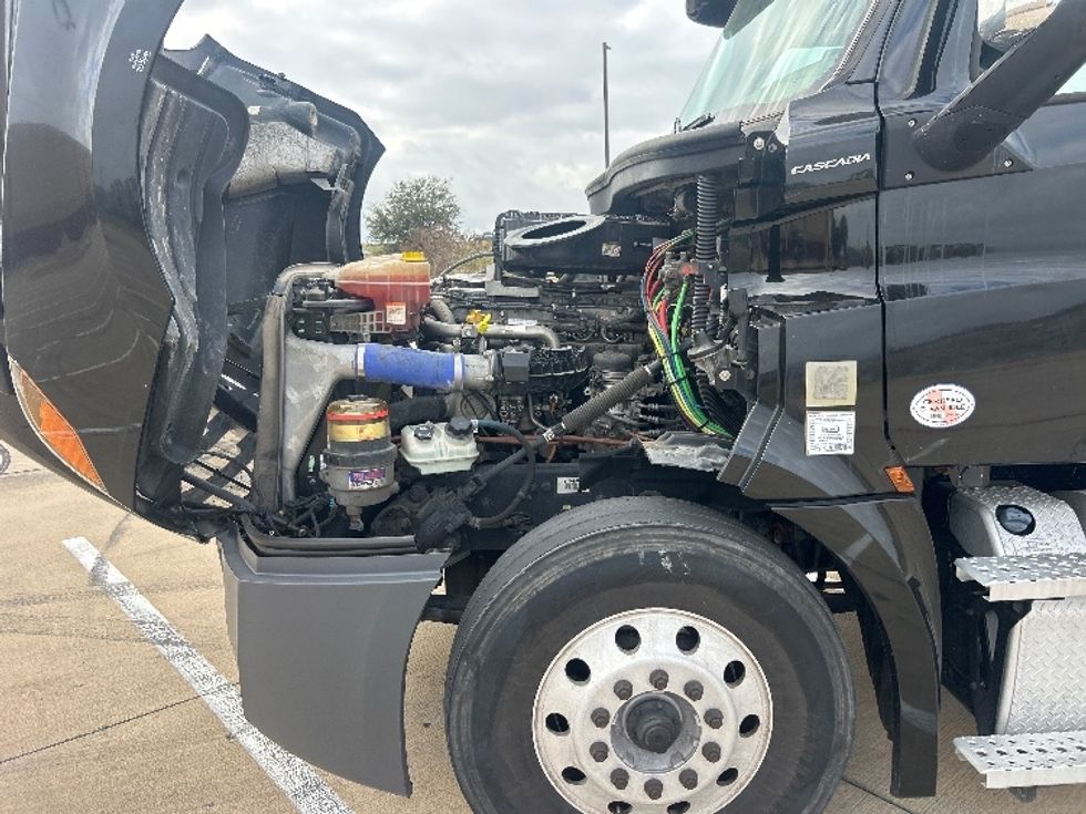 Day Cab Tractor-Heavy Duty Tractors-Freightliner-2020-T12664ST-Terrell-TX-325,756\n\t\tmiles-$ 52,500 - Image 16