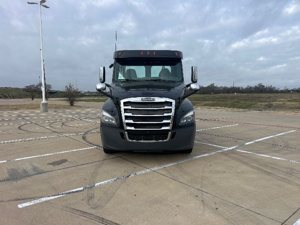 Day Cab Tractor-Heavy Duty Tractors-Freightliner-2020-T12664ST-Terrell-TX-325,756\n\t\tmiles-$ 52,500 - Image 2
