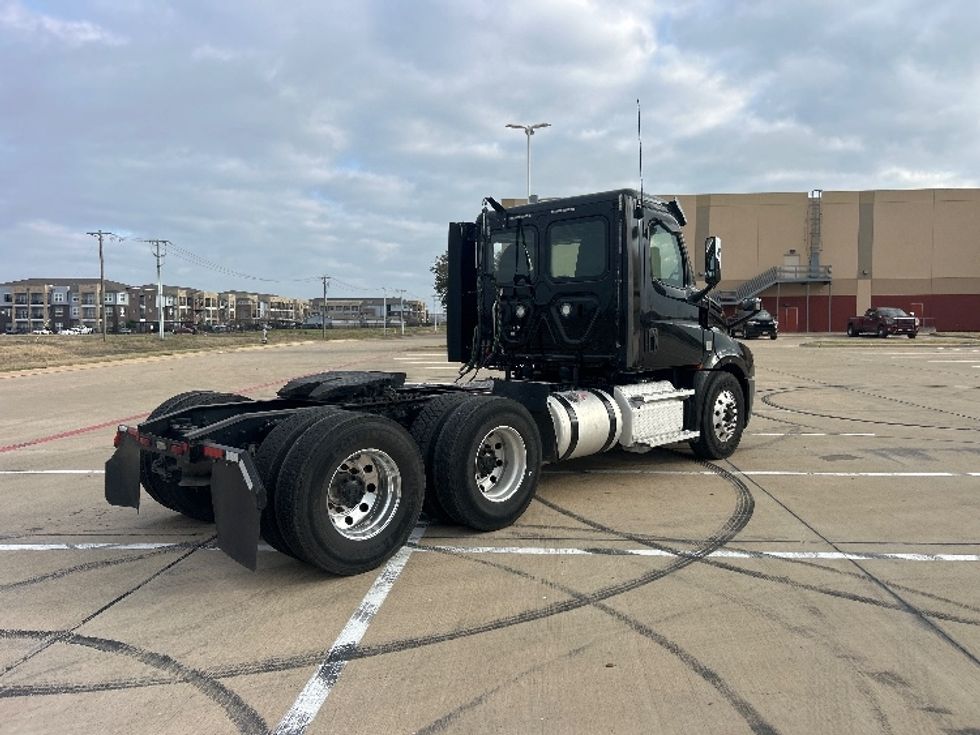 Day Cab Tractor-Heavy Duty Tractors-Freightliner-2020-T12664ST-Terrell-TX-325,756\n\t\tmiles-$ 52,500 - Image 7