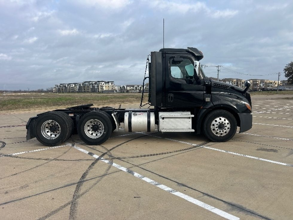 Day Cab Tractor-Heavy Duty Tractors-Freightliner-2020-T12664ST-Terrell-TX-325,756\n\t\tmiles-$ 52,500 - Image 8
