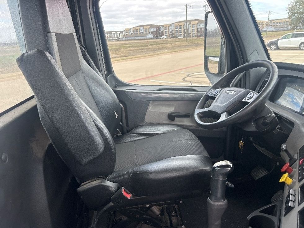 Day Cab Tractor-Heavy Duty Tractors-Freightliner-2020-T12664ST-Terrell-TX-331,734\n\t\tmiles-$ 52,000 - Image 14