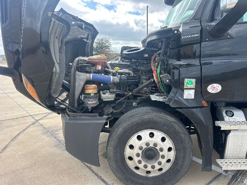 Day Cab Tractor-Heavy Duty Tractors-Freightliner-2020-T12664ST-Terrell-TX-331,734\n\t\tmiles-$ 52,000 - Image 16