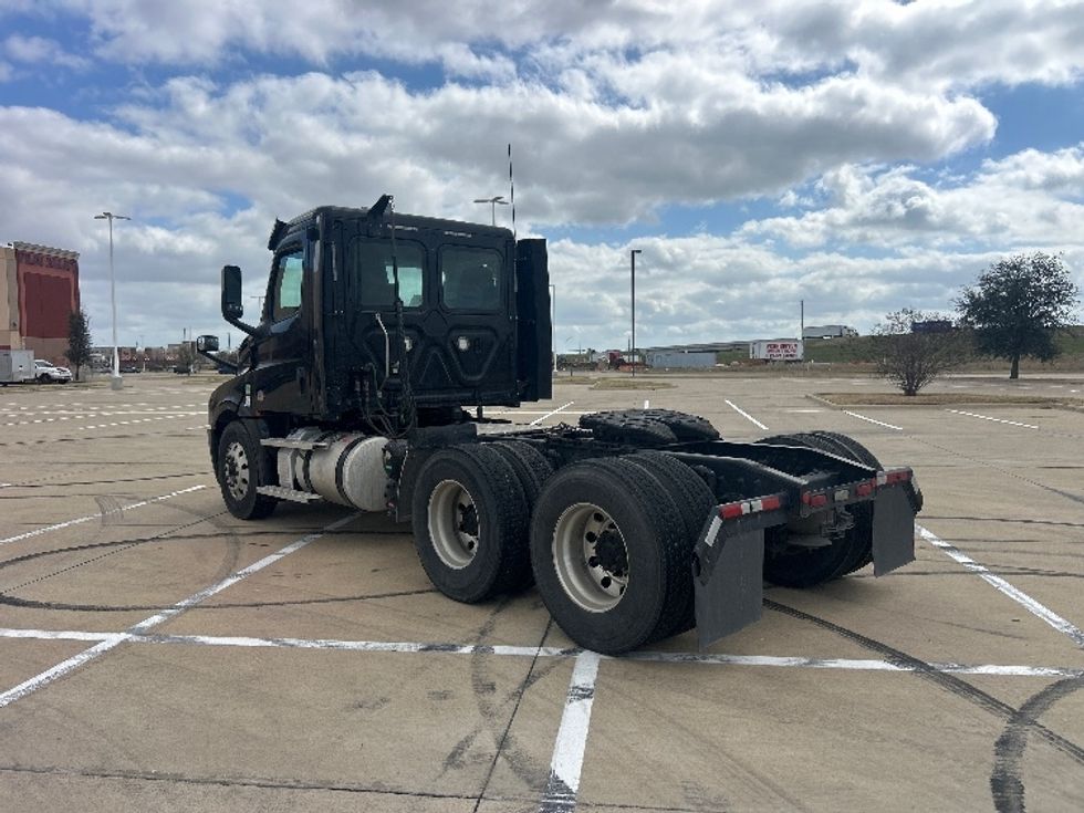 Day Cab Tractor-Heavy Duty Tractors-Freightliner-2020-T12664ST-Terrell-TX-331,734\n\t\tmiles-$ 52,000 - Image 5