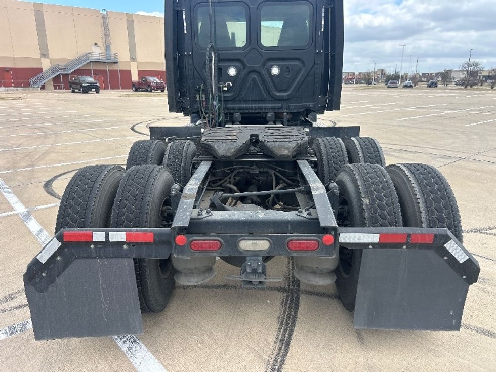 Day Cab Tractor-Heavy Duty Tractors-Freightliner-2020-T12664ST-Terrell-TX-331,734\n\t\tmiles-$ 52,000 - Image 6