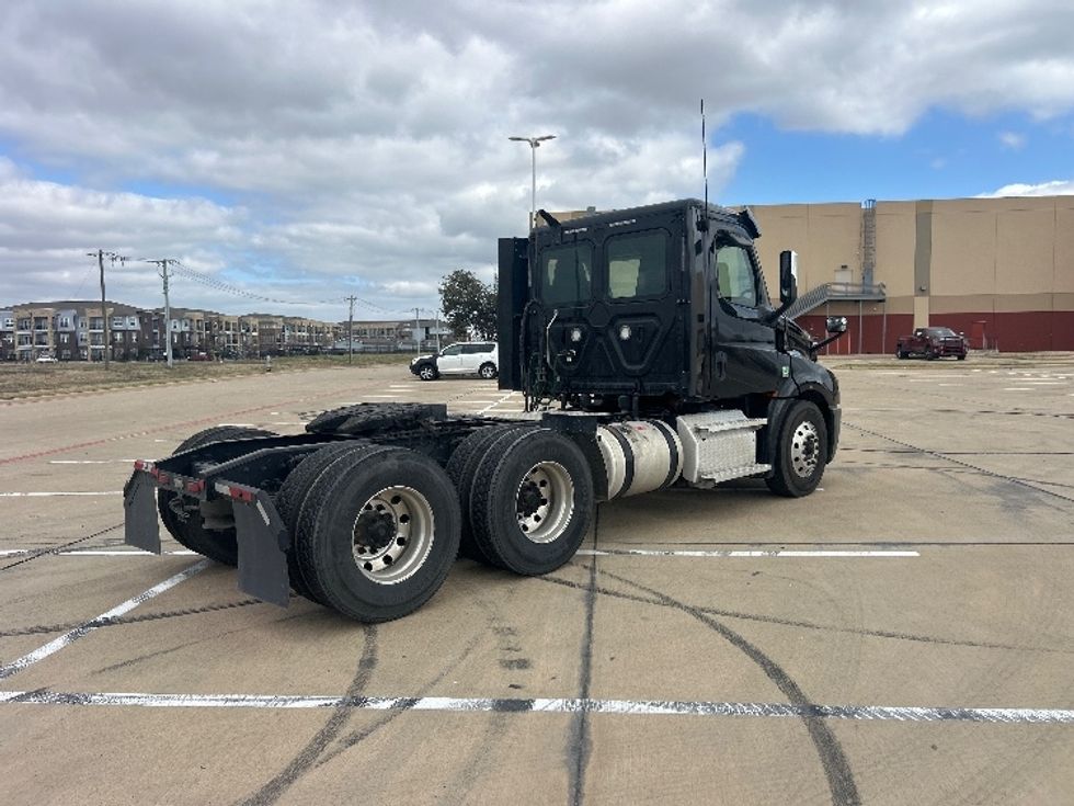 Day Cab Tractor-Heavy Duty Tractors-Freightliner-2020-T12664ST-Terrell-TX-331,734\n\t\tmiles-$ 52,000 - Image 7