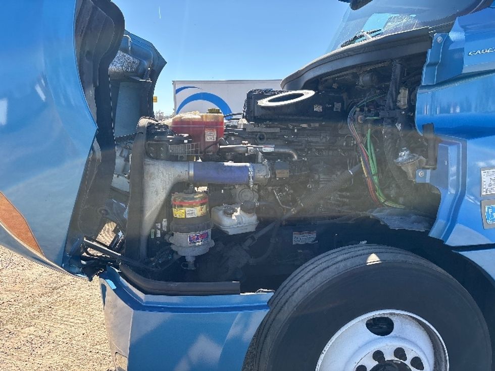 Day Cab Tractor-Heavy Duty Tractors-Freightliner-2020-T12664ST-Tifton-GA-478,188\n\t\tmiles-$ 41,250 - Image 16