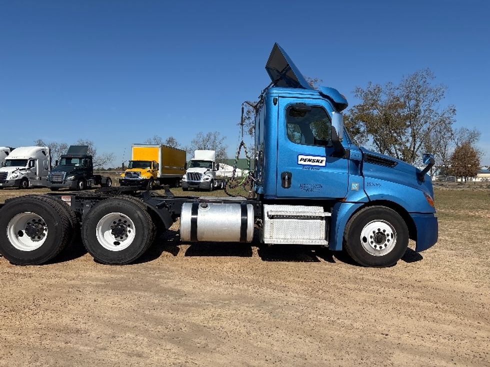 Day Cab Tractor-Heavy Duty Tractors-Freightliner-2020-T12664ST-Tifton-GA-478,188\n\t\tmiles-$ 41,250 - Image 8