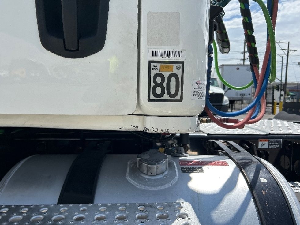 Day Cab Tractor-Heavy Duty Tractors-Freightliner-2020-T12664ST-Torrance-CA-121,373\n\t\tmiles-$ 62,750 - Image 18
