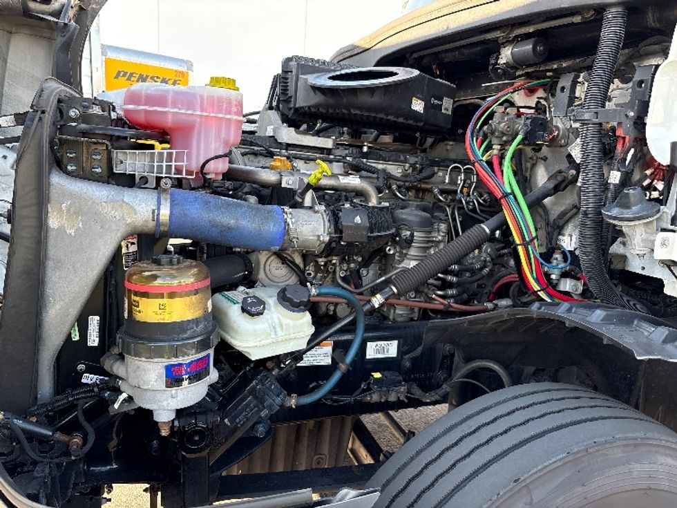 Day Cab Tractor-Heavy Duty Tractors-Freightliner-2020-T12664ST-Torrance-CA-128,204\n\t\tmiles-$ 62,250 - Image 16