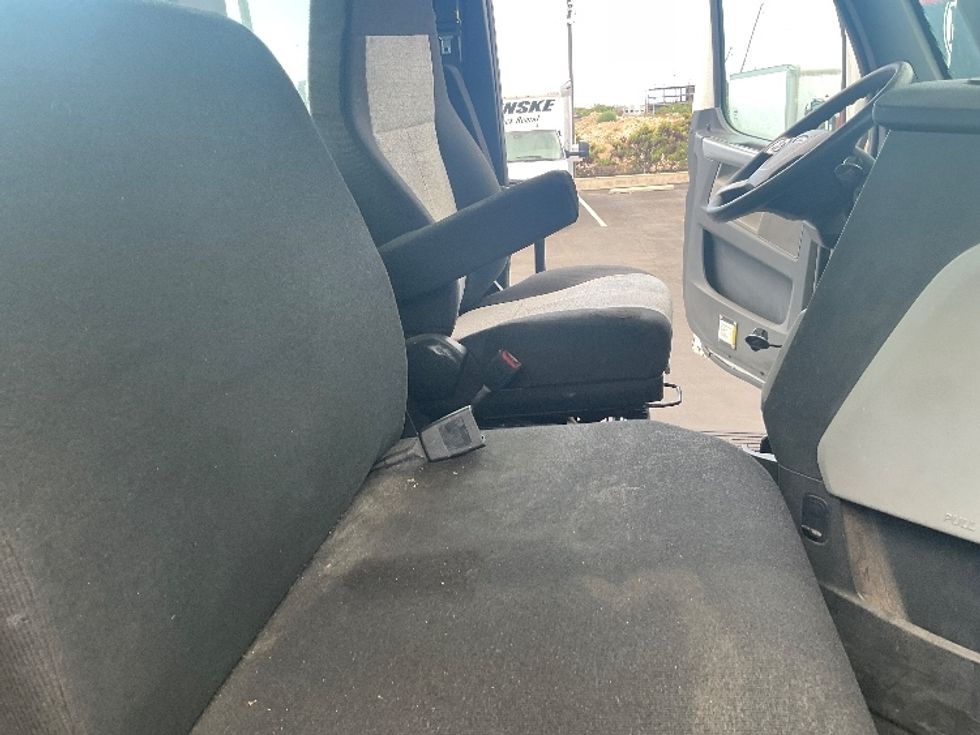 Day Cab Tractor-Heavy Duty Tractors-Freightliner-2020-T12664ST-Torrance-CA-151,484\n\t\tmiles-$ 71,000 - Image 13