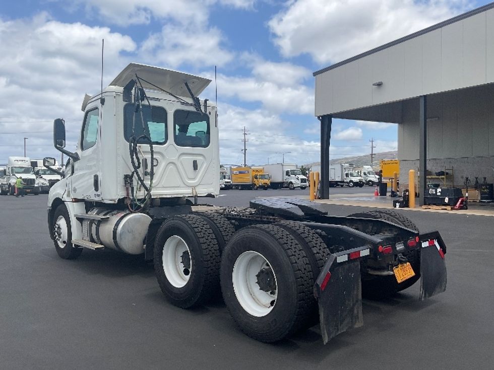Day Cab Tractor-Heavy Duty Tractors-Freightliner-2020-T12664ST-Torrance-CA-151,484\n\t\tmiles-$ 71,000 - Image 4