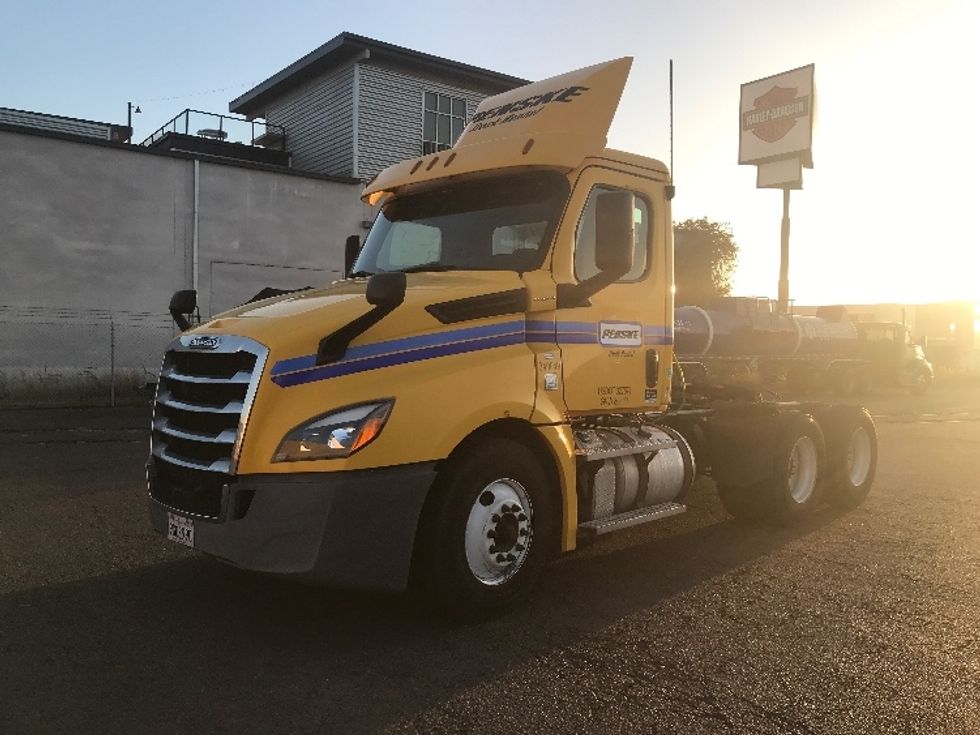 Day Cab Tractor-Heavy Duty Tractors-Freightliner-2020-T12664ST-Torrance-CA-185,885\n\t\tmiles-$ 78,750 - Image 3