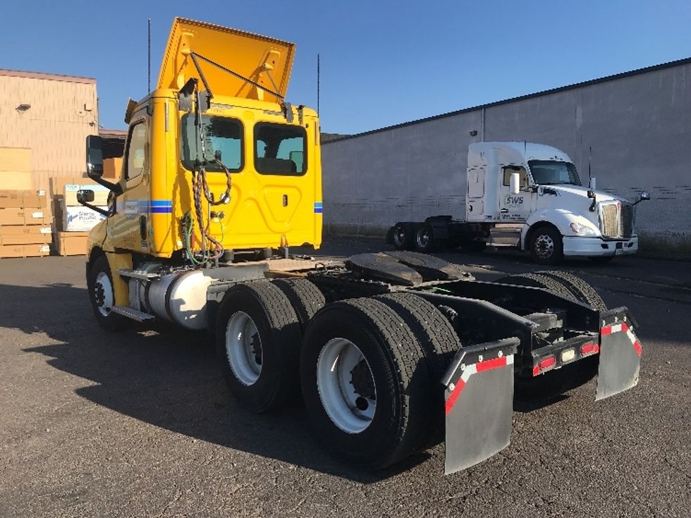 Day Cab Tractor-Heavy Duty Tractors-Freightliner-2020-T12664ST-Torrance-CA-185,885\n\t\tmiles-$ 78,750 - Image 5