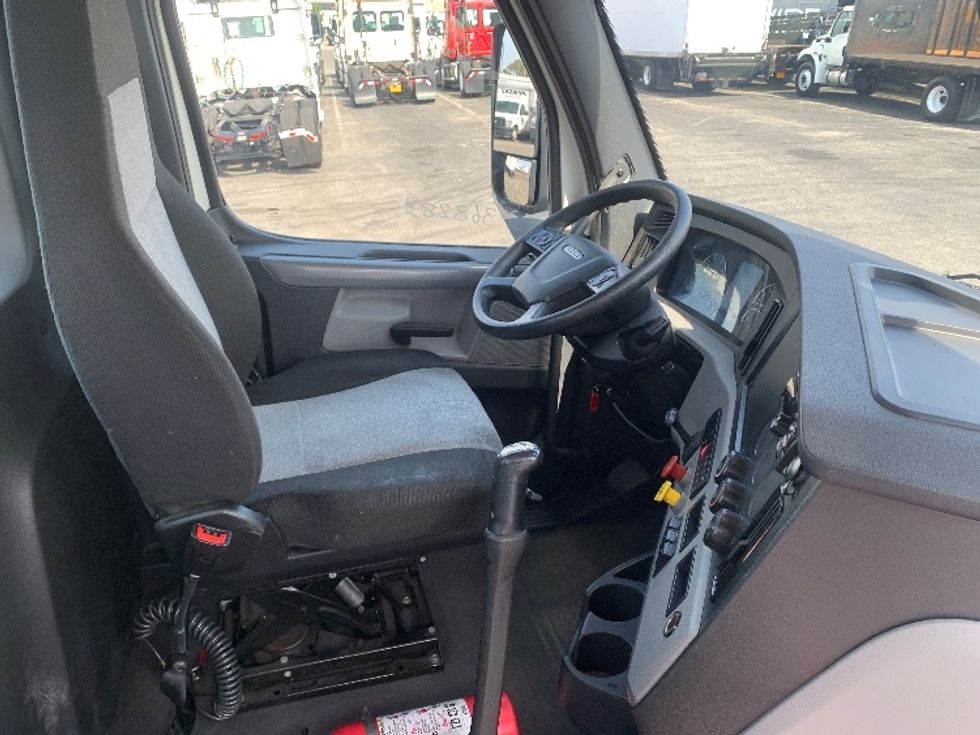Day Cab Tractor-Heavy Duty Tractors-Freightliner-2020-T12664ST-Torrance-CA-189,428\n\t\tmiles-$ 60,250 - Image 14
