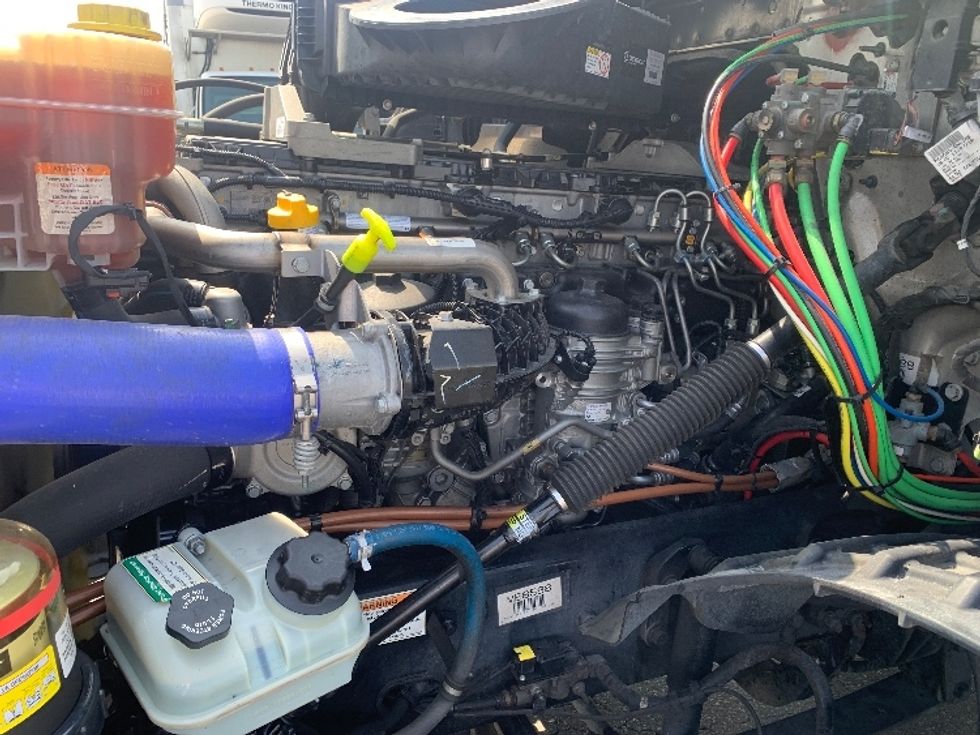 Day Cab Tractor-Heavy Duty Tractors-Freightliner-2020-T12664ST-Torrance-CA-189,428\n\t\tmiles-$ 60,250 - Image 16
