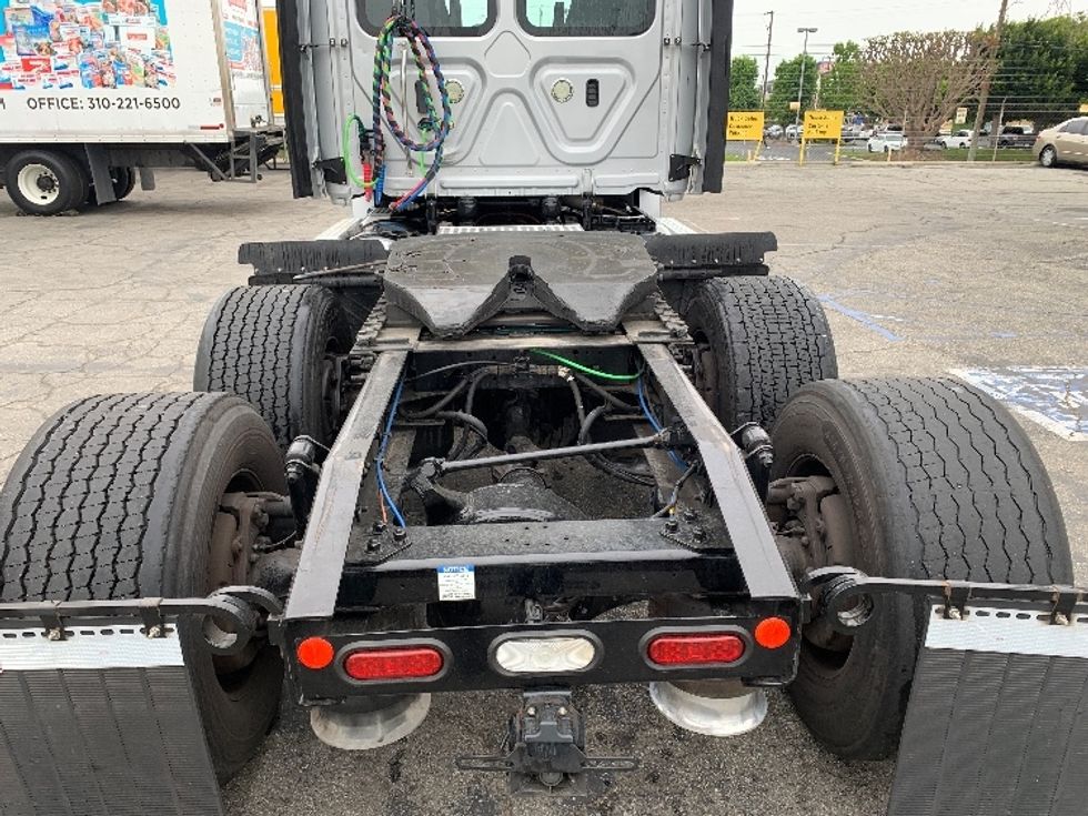 Day Cab Tractor-Heavy Duty Tractors-Freightliner-2020-T12664ST-Torrance-CA-196,693\n\t\tmiles-$ 65,750 - Image 6