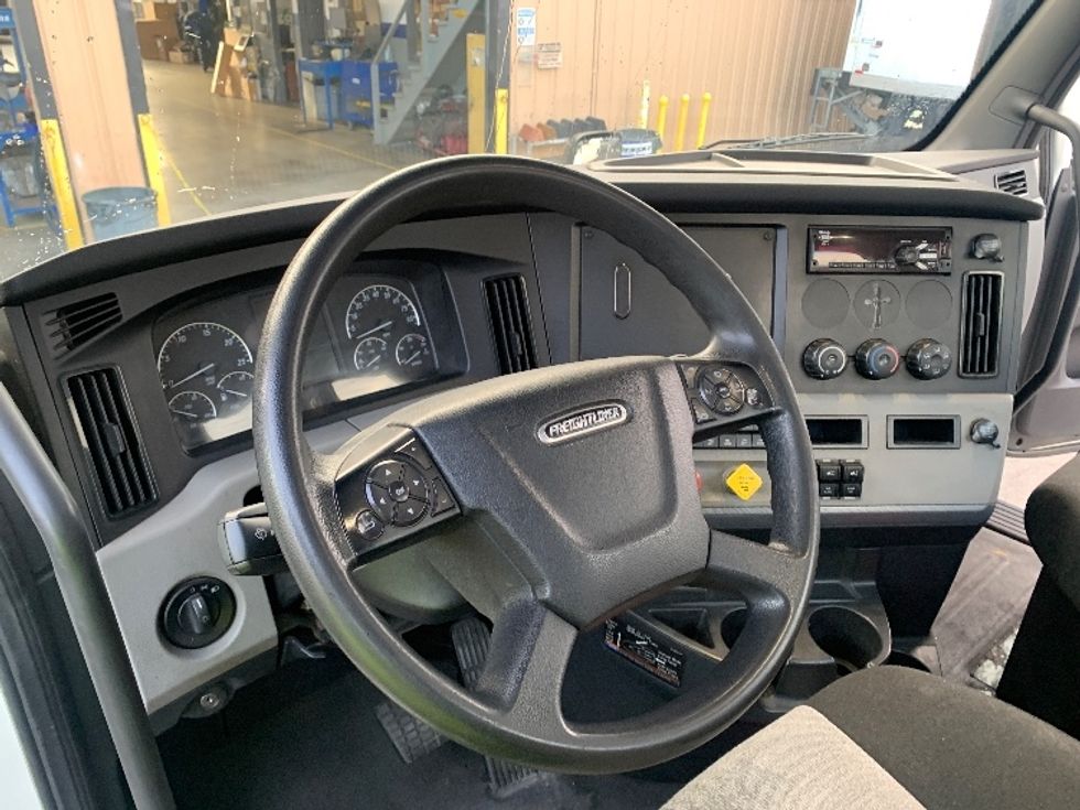 Day Cab Tractor-Heavy Duty Tractors-Freightliner-2020-T12664ST-Torrance-CA-209,824\n\t\tmiles-$ 67,500 - Image 10