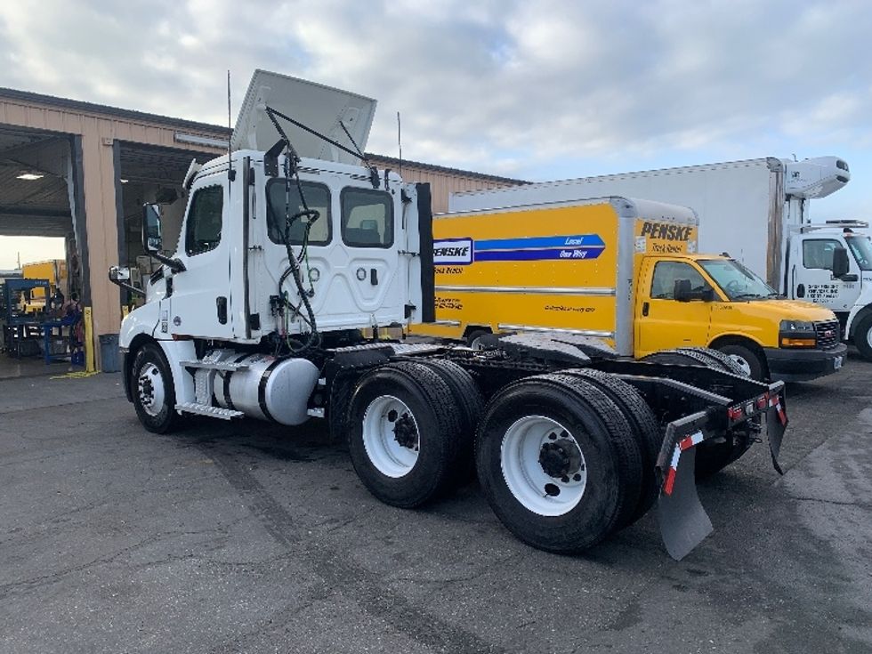 Day Cab Tractor-Heavy Duty Tractors-Freightliner-2020-T12664ST-Torrance-CA-209,824\n\t\tmiles-$ 67,500 - Image 5