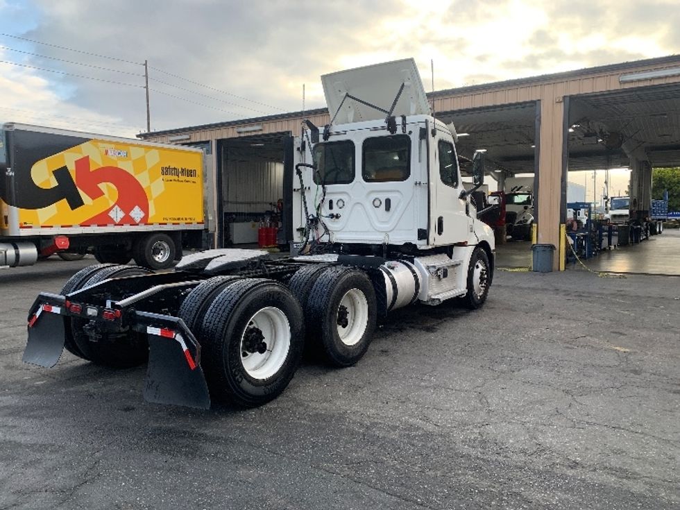 Day Cab Tractor-Heavy Duty Tractors-Freightliner-2020-T12664ST-Torrance-CA-209,824\n\t\tmiles-$ 67,500 - Image 7