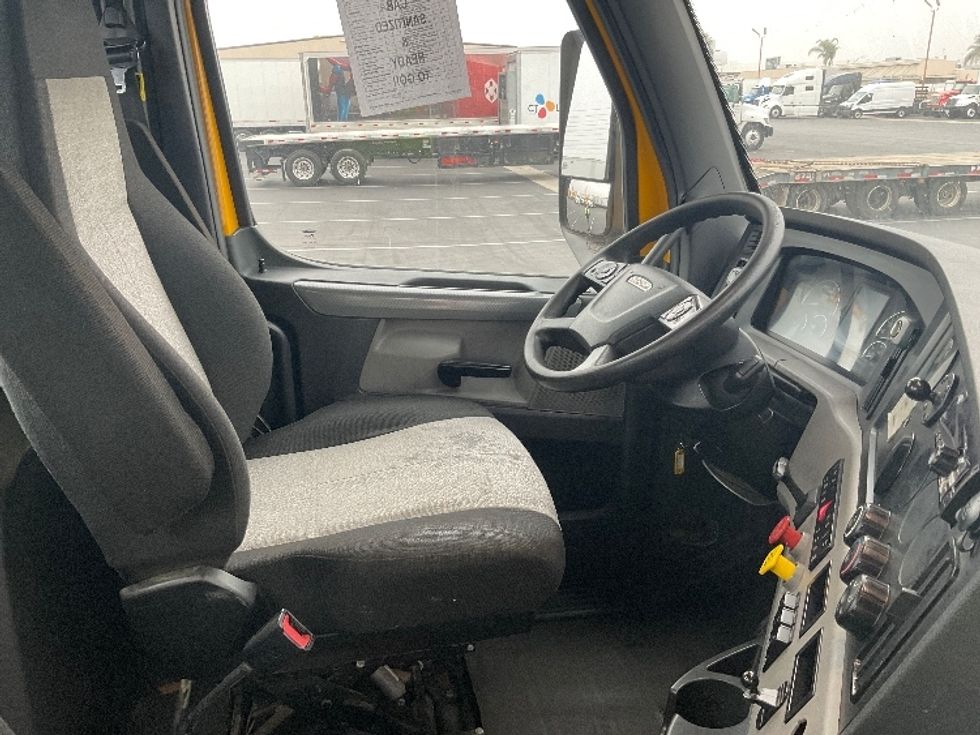 Day Cab Tractor-Heavy Duty Tractors-Freightliner-2020-T12664ST-Torrance-CA-222,096\n\t\tmiles-$ 77,000 - Image 14