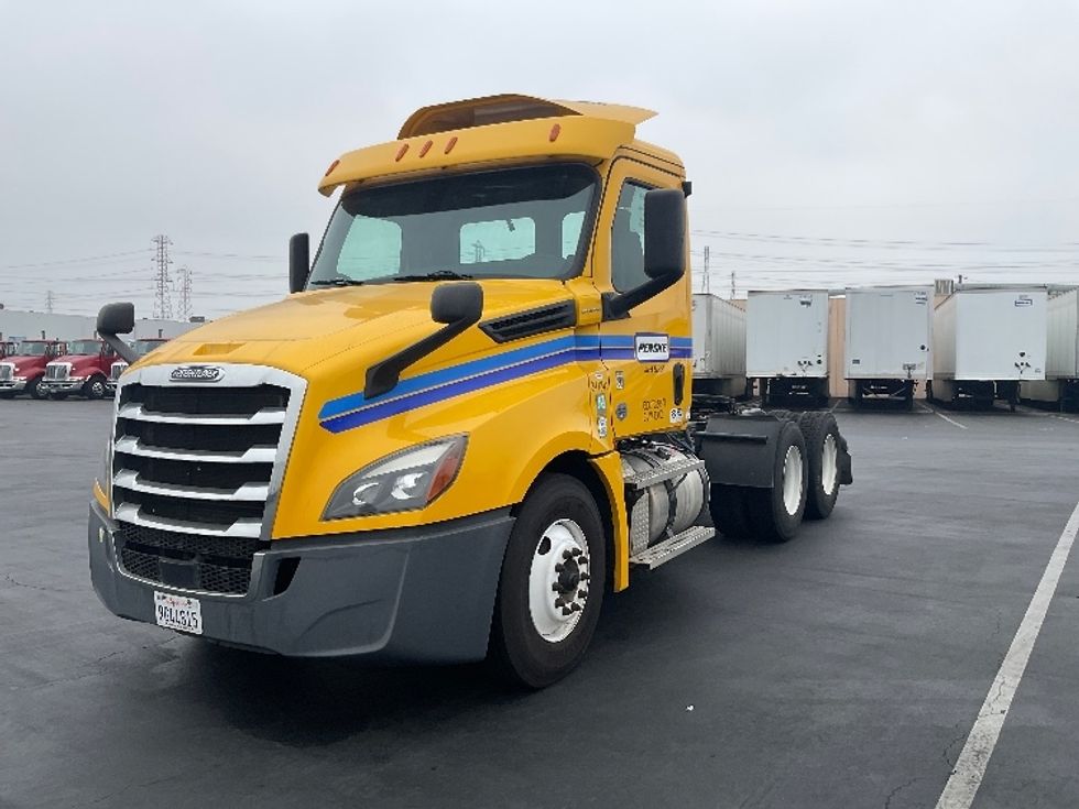 Day Cab Tractor-Heavy Duty Tractors-Freightliner-2020-T12664ST-Torrance-CA-222,096\n\t\tmiles-$ 77,000 - Image 3