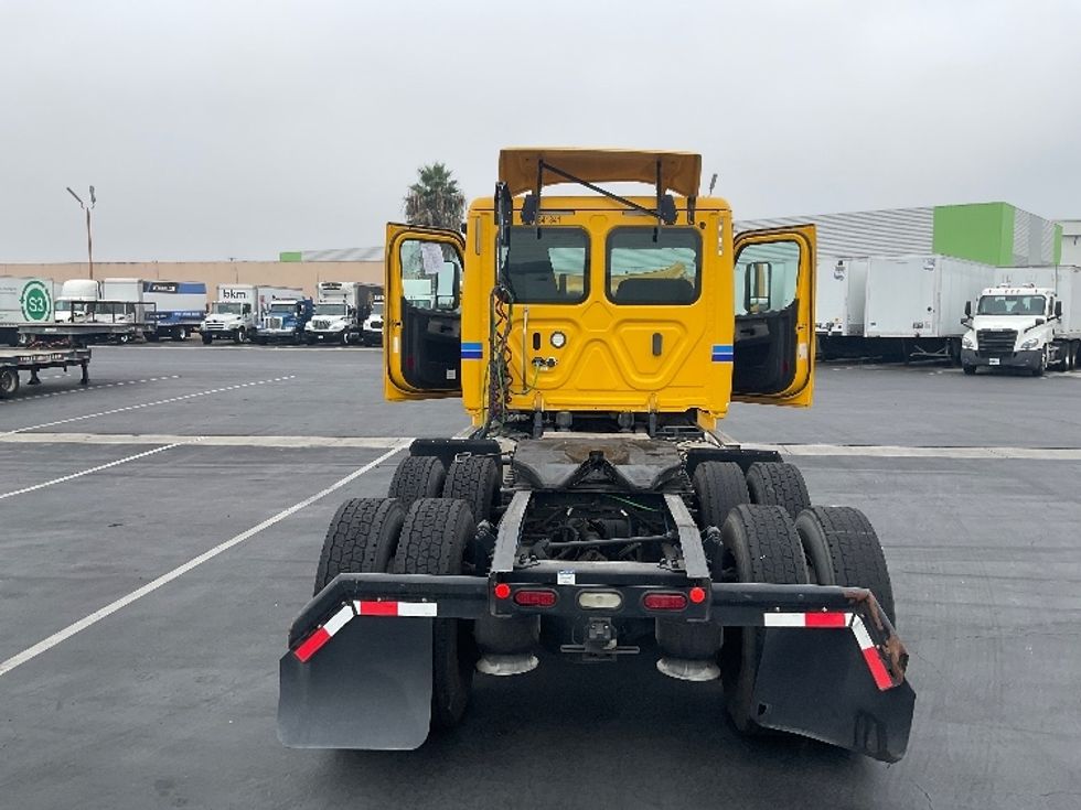 Day Cab Tractor-Heavy Duty Tractors-Freightliner-2020-T12664ST-Torrance-CA-222,096\n\t\tmiles-$ 77,000 - Image 6