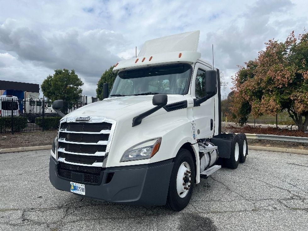 Day Cab Tractor-Heavy Duty Tractors-Freightliner-2020-T12664ST-Torrance-CA-233,490\n\t\tmiles-$ 63,000 - Image 3