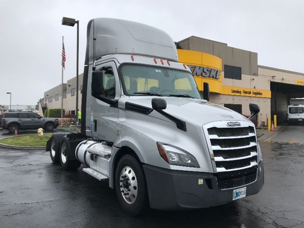 Day Cab Tractor-Heavy Duty Tractors-Freightliner-2020-T12664ST-Torrance-CA-234,041\n\t\tmiles-$ 64,750 - Image 1
