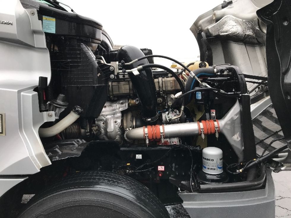 Day Cab Tractor-Heavy Duty Tractors-Freightliner-2020-T12664ST-Torrance-CA-234,041\n\t\tmiles-$ 64,750 - Image 15