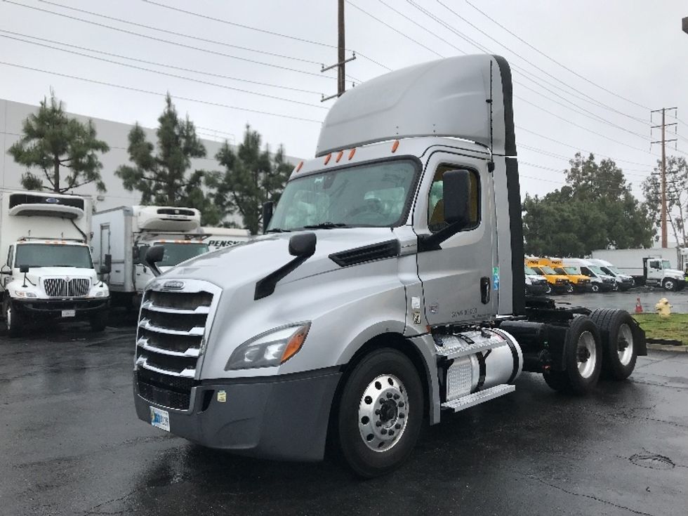 Day Cab Tractor-Heavy Duty Tractors-Freightliner-2020-T12664ST-Torrance-CA-234,041\n\t\tmiles-$ 64,750 - Image 3