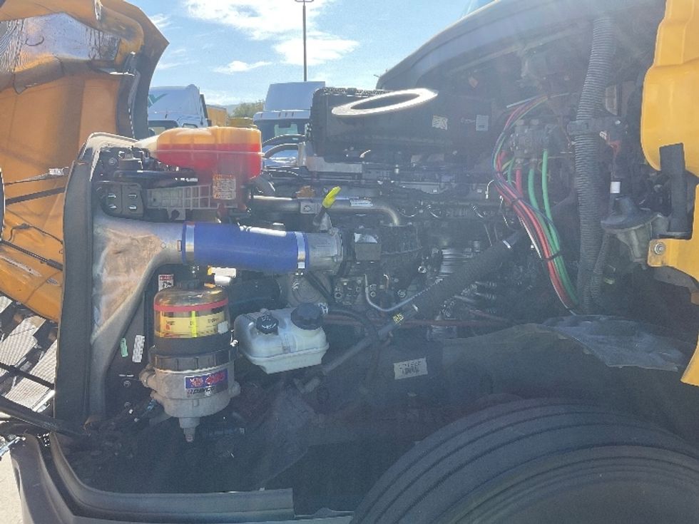 Day Cab Tractor-Heavy Duty Tractors-Freightliner-2020-T12664ST-Torrance-CA-298,620\n\t\tmiles-$ 70,750 - Image 16