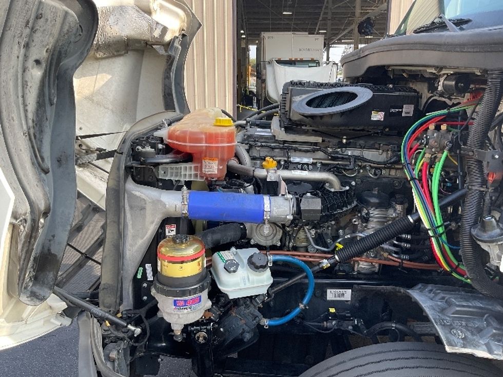 Day Cab Tractor-Heavy Duty Tractors-Freightliner-2020-T12664ST-Torrance-CA-301,284\n\t\tmiles-$ 59,750 - Image 16