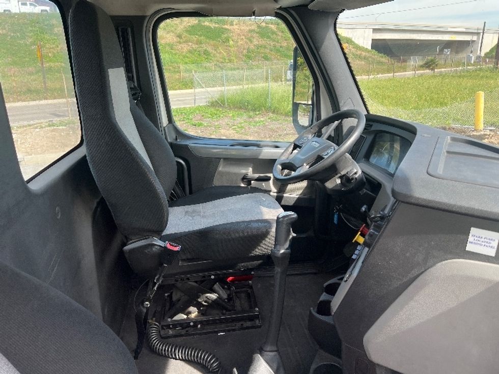 Day Cab Tractor-Heavy Duty Tractors-Freightliner-2020-T12664ST-Torrance-CA-338,942\n\t\tmiles-$ 49,750 - Image 14