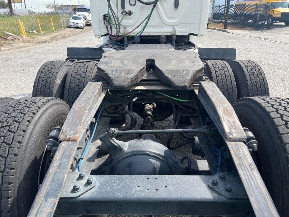 Day Cab Tractor-Heavy Duty Tractors-Freightliner-2020-T12664ST-Torrance-CA-338,942\n\t\tmiles-$ 49,750 - Image 6