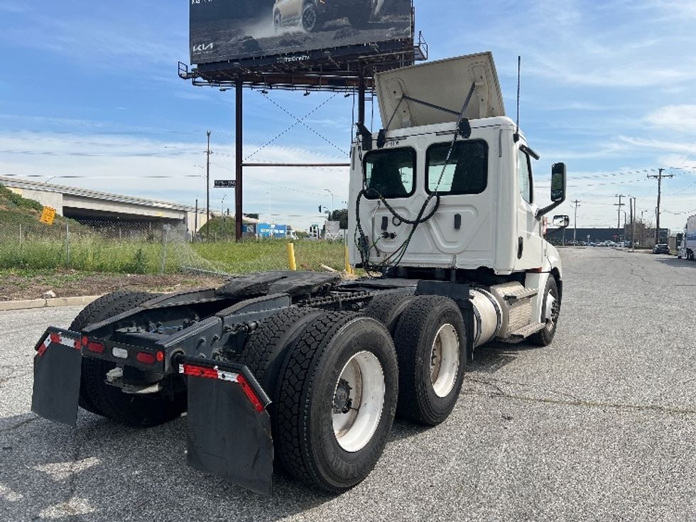 Day Cab Tractor-Heavy Duty Tractors-Freightliner-2020-T12664ST-Torrance-CA-338,942\n\t\tmiles-$ 49,750 - Image 7