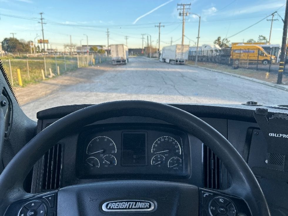 Day Cab Tractor-Heavy Duty Tractors-Freightliner-2020-T12664ST-Torrance-CA-339,486\n\t\tmiles-$ 49,750 - Image 11