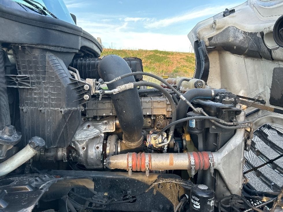 Day Cab Tractor-Heavy Duty Tractors-Freightliner-2020-T12664ST-Torrance-CA-339,486\n\t\tmiles-$ 49,750 - Image 15